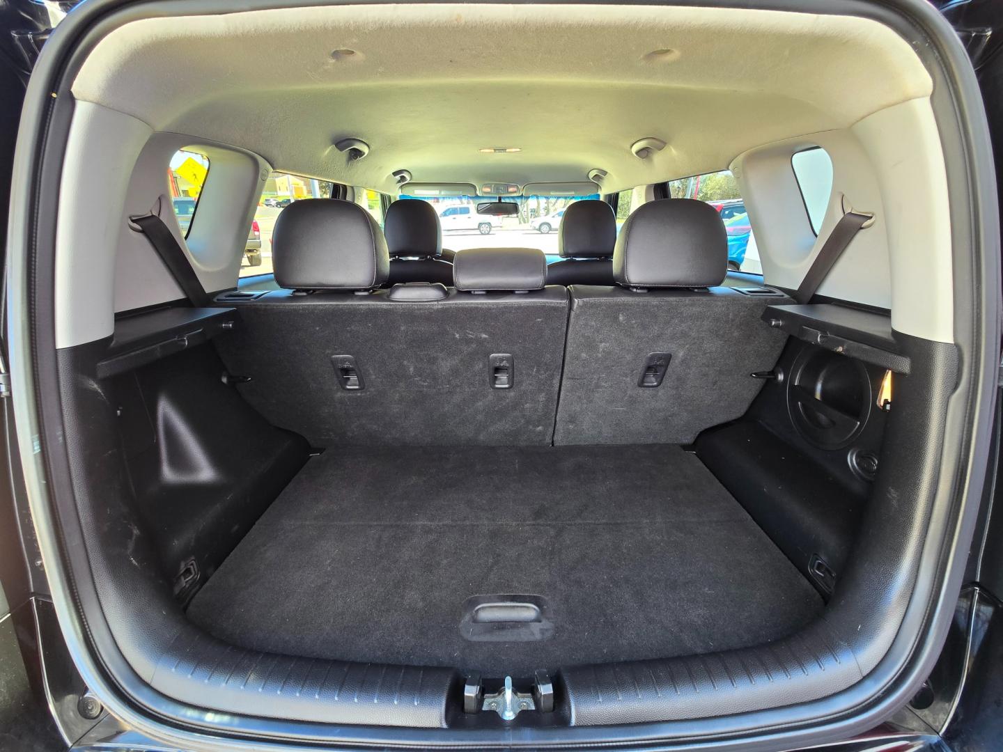 2016 BLACK /BLACK Kia Soul ! (KNDJX3A59G7) with an 2.0L L4 DOHC 16V engine, 6A transmission, located at 503 West Court, Seguin, TX, 78155, (830) 379-3373, 29.568621, -97.969803 - 2016 Kia Soul ! with a 2.0L L4 DOHC 16V, Automatic, Tilt, Cruise, AM/FM/AUX Stereo, Power Windows, Locks, Seat and Side Mirrors, Bluetooth, Leather Seating, Tinted Windows, Alloy Wheels, Rear Wiper, Rear Defroster and more!! - Photo#7